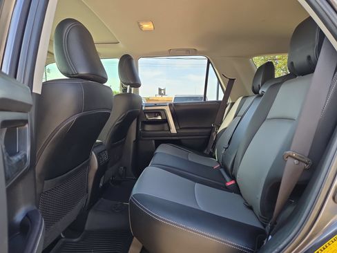 Used 2022 Toyota 4Runner SR5 Premium w/ Moonroof Package RWD image 13