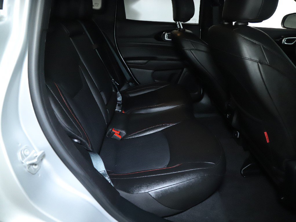 Used 2025 Jeep Compass Trailhawk AWD/4WD image 31