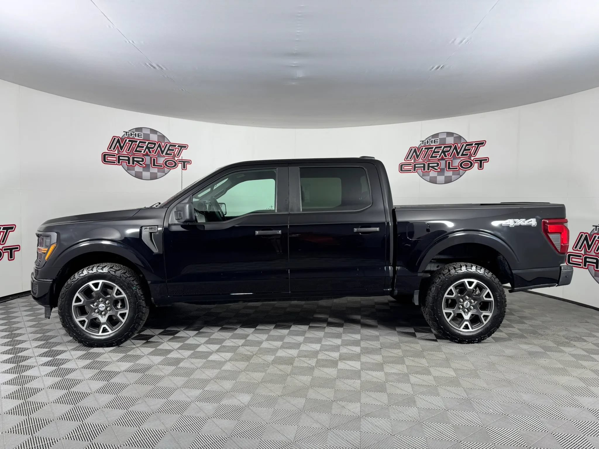Used 2024 Ford F150 STX AWD/4WD image 4
