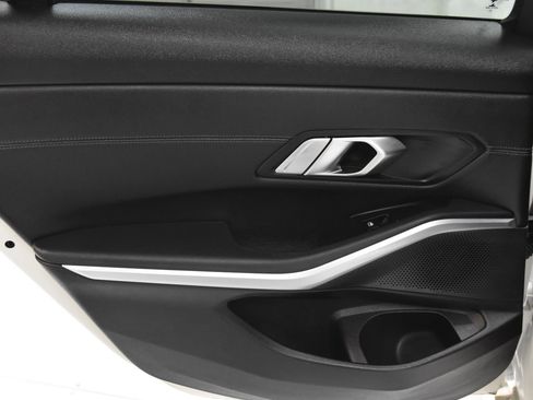 Used 2019 BMW 330i Sedan RWD image 13