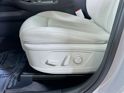 Certified 2025 Kia Sorento S w/ Panoramic Sunroof Package FWD image 19