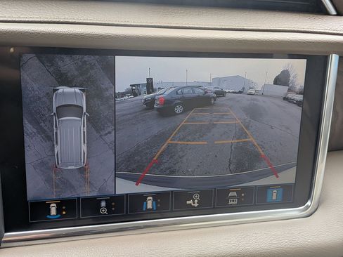 Used 2021 GMC Yukon Denali w/ Denali Premium Package image 23