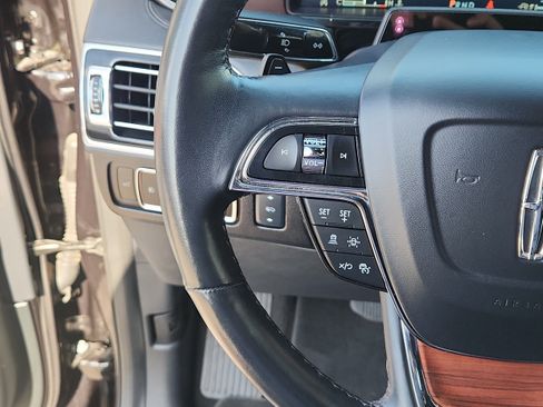 Used 2024 Lincoln Navigator Premiere AWD/4WD image 17