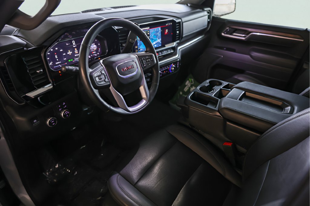 Used 2025 GMC Sierra 1500 SLT RWD image 12