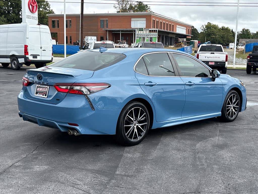 Used 2023 Toyota Camry SE FWD image 3