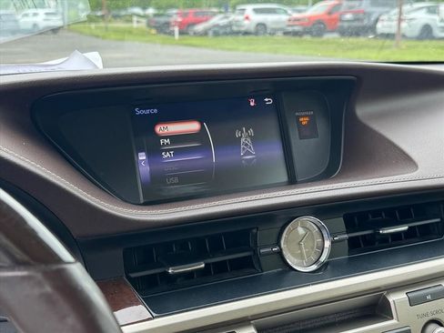 Used 2017 Lexus ES 350 w/ Premium Package FWD image 25