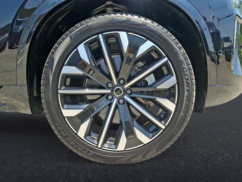 Certified 2026 Volvo XC90 B6 Plus AWD/4WD image 33