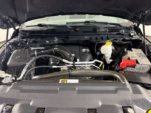 Used 2018 RAM 1500 Express w/ Black Ram 1500 Express Group AWD/4WD image 29
