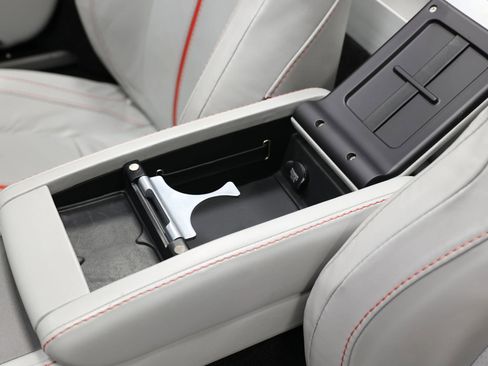 Used 2016 Aston Martin V8 Vantage GT RWD image 46