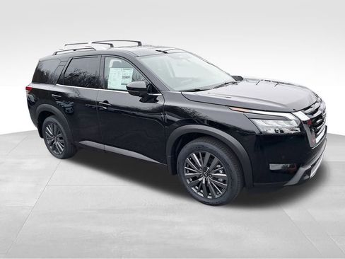 New 2025 Nissan Pathfinder SL w/ SL Premium Package image 8