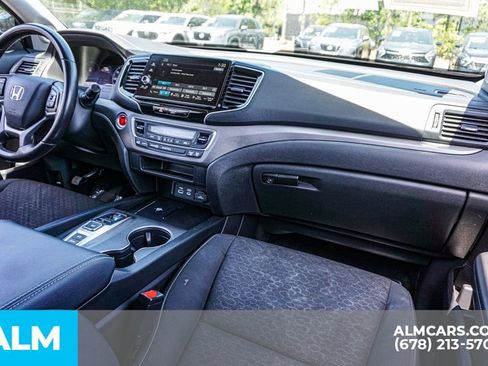 Used 2025 Honda Ridgeline Sport image 24