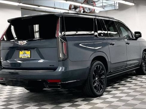 Used 2021 Cadillac Escalade ESV Sport Platinum w/ LPO, ONYX Package AWD/4WD image 14