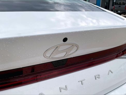Used 2025 Hyundai Elantra SEL FWD image 31