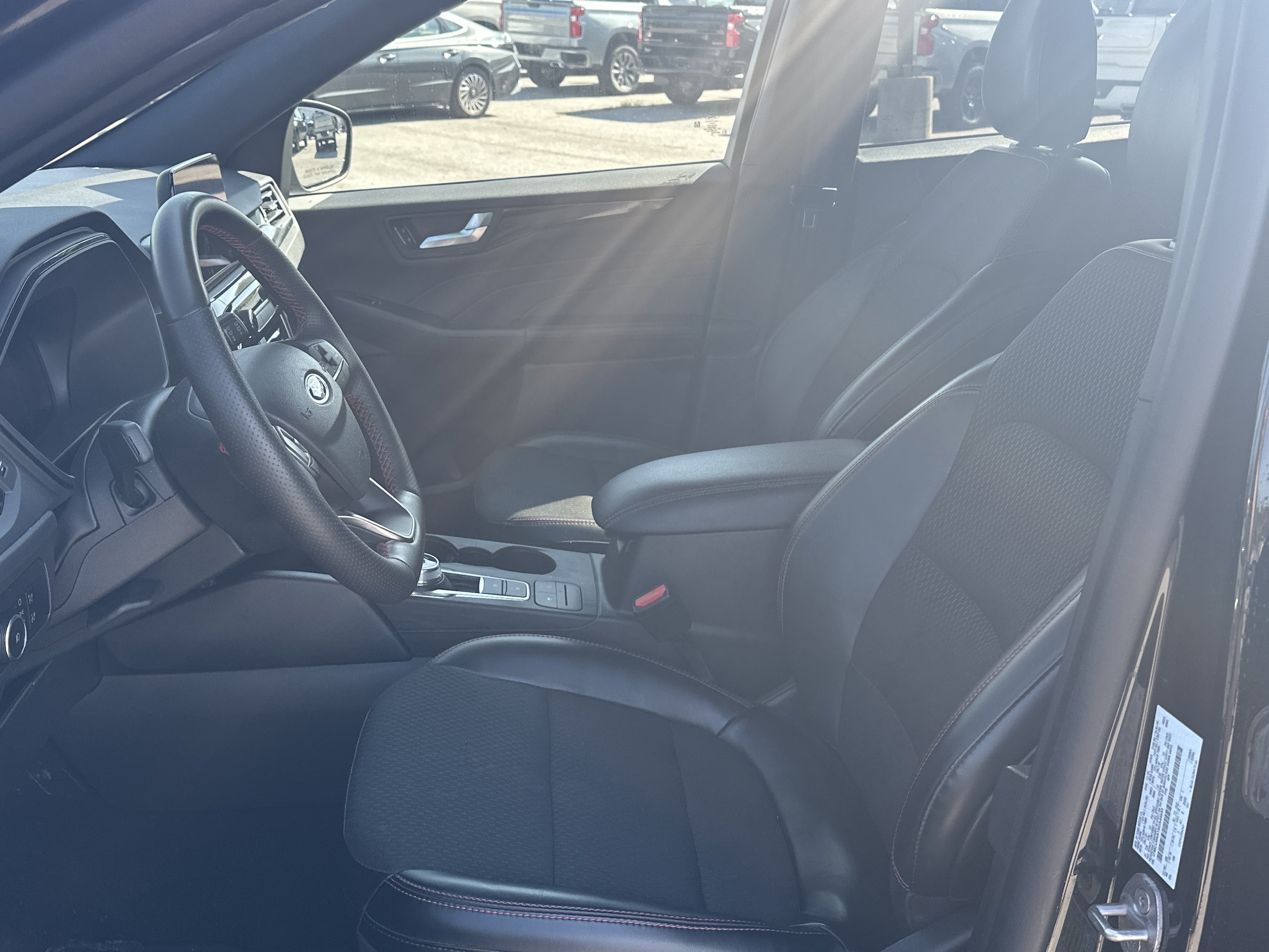 Used 2025 Ford Escape ST-Line Select AWD/4WD image 12