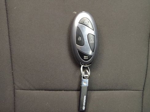 Used 2025 Hyundai Elantra Sport FWD image 32
