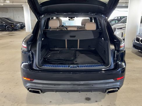 Used 2021 Porsche Cayenne image 13