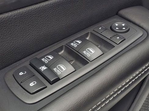 New 2026 Chrysler Pacifica Select FWD image 11