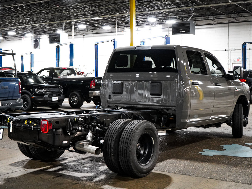 New 2027 RAM 3500 Tradesman AWD/4WD image 7