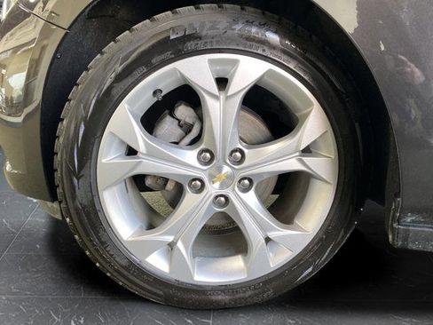 Used 2017 Chevrolet Cruze Premier image 30