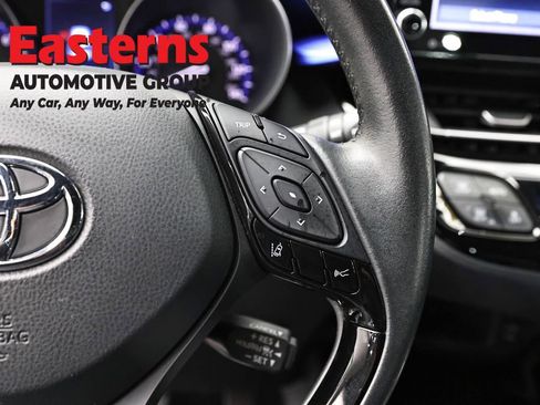 Used 2020 Toyota C-HR XLE FWD image 15