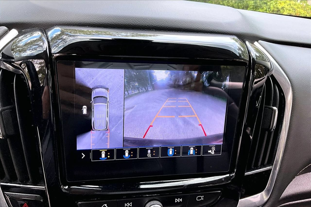 Used 2021 Chevrolet Traverse RS AWD/4WD image 13
