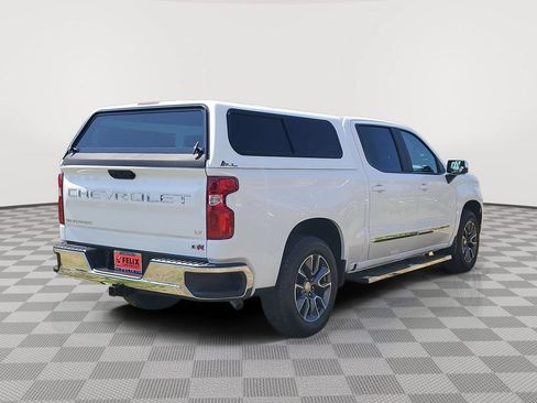 Used 2024 Chevrolet Silverado 1500 LT RWD image 4