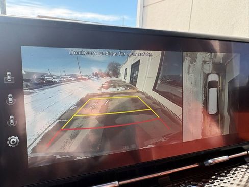 Used 2022 Kia Carnival SX Prestige image 47