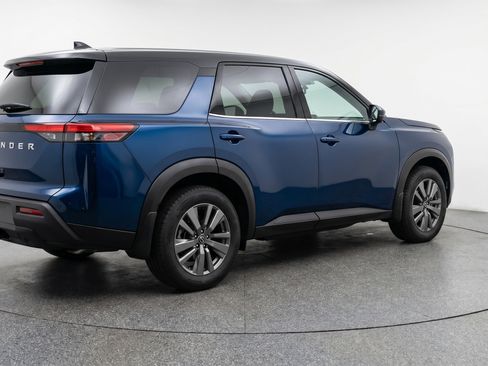 Used 2025 Nissan Pathfinder SV FWD image 9
