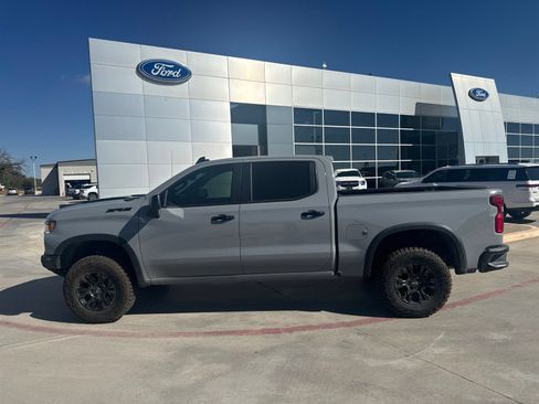 Used 2025 Chevrolet Silverado 1500 ZR2 w/ Technology Package AWD/4WD image 8