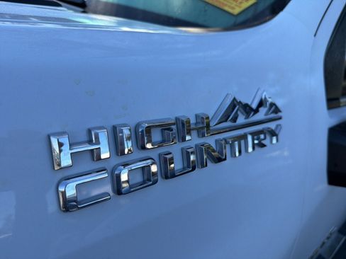 Used 2020 Chevrolet Silverado 2500 High Country w/ Technology Package image 7
