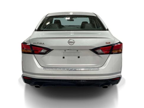 Used 2023 Nissan Altima 2.5 SR FWD image 3