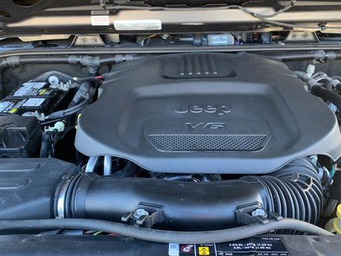 Used 2018 Jeep Wrangler Unlimited Sport S image 12