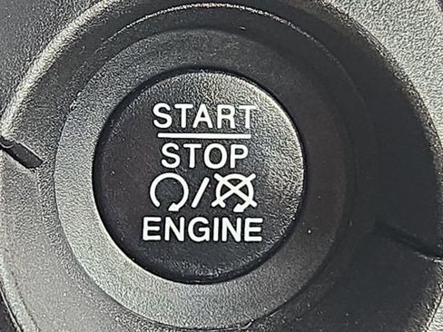 Used 2020 Jeep Renegade Altitude image 36