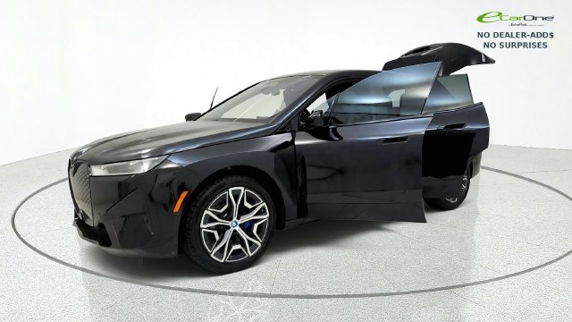 Used 2024 BMW iX xDrive50 w/ Sport Package AWD/4WD image 15