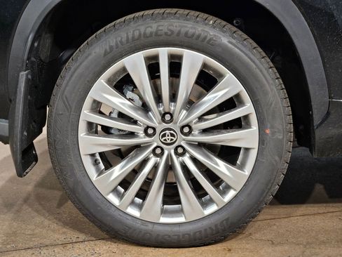 New 2026 Toyota Highlander Platinum AWD/4WD image 25