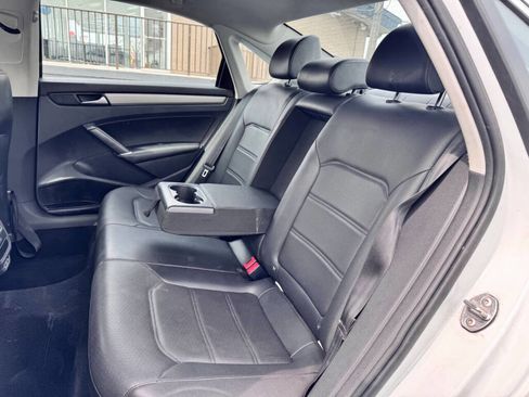 Used 2020 Volkswagen Passat 2.0T SE image 6