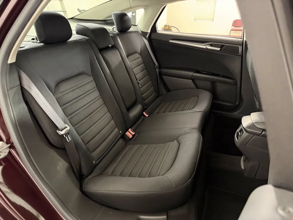 Used 2013 Ford Fusion SE FWD image 28