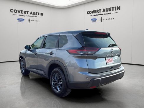 Used 2024 Nissan Rogue S FWD image 3