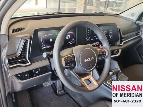 Used 2024 Kia Sportage LX image 12