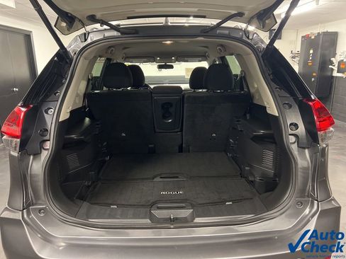 Used 2018 Nissan Rogue SV image 39