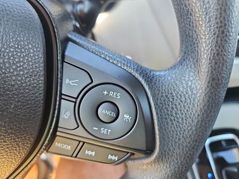 Used 2021 Toyota Corolla LE FWD image 26