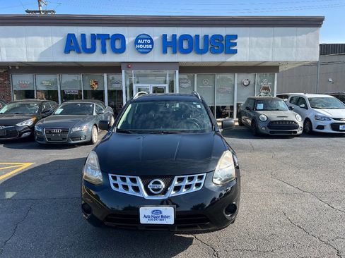 Used 2014 Nissan Rogue S w/ Convenience Package FWD image 2