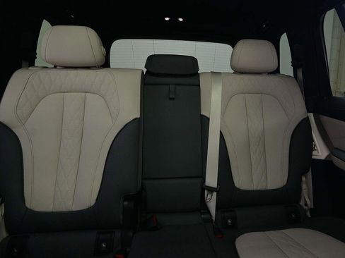 Certified 2026 BMW X7 xDrive40i image 9