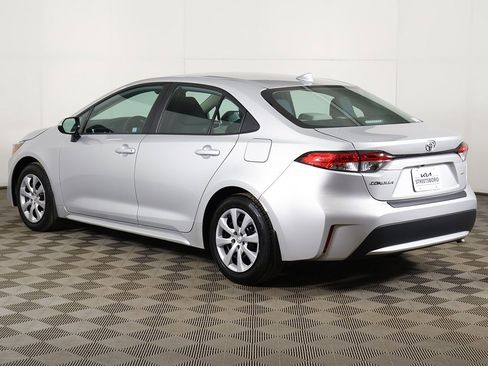 Used 2021 Toyota Corolla LE image 7