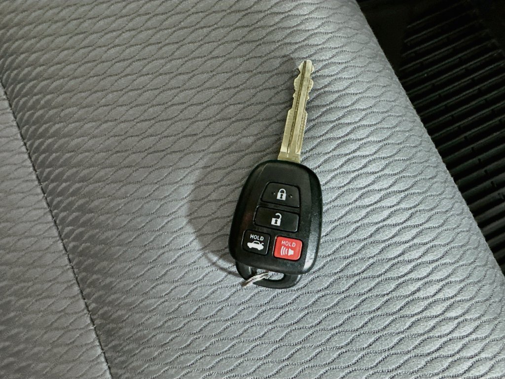 Used 2018 Toyota Corolla LE FWD image 37