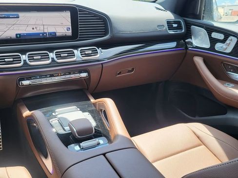 Used 2025 Mercedes-Benz GLS 450 4MATIC image 34