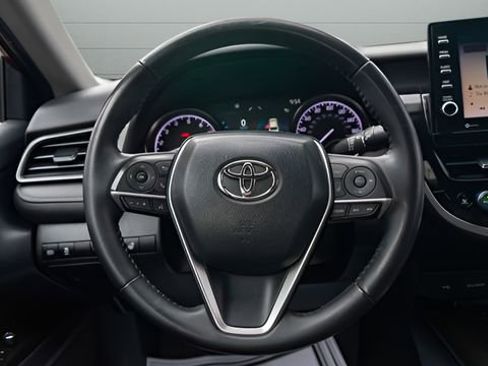 Used 2022 Toyota Camry XLE AWD/4WD image 7