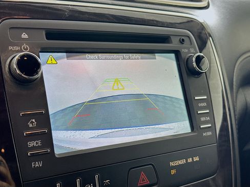Used 2017 Buick Enclave Leather FWD image 21