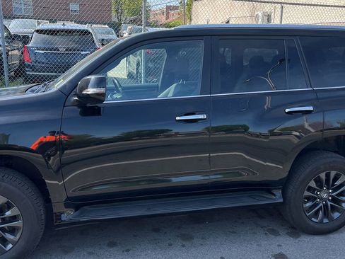 Used 2022 Lexus GX 460 Premium w/ Premium Package AWD/4WD image 4