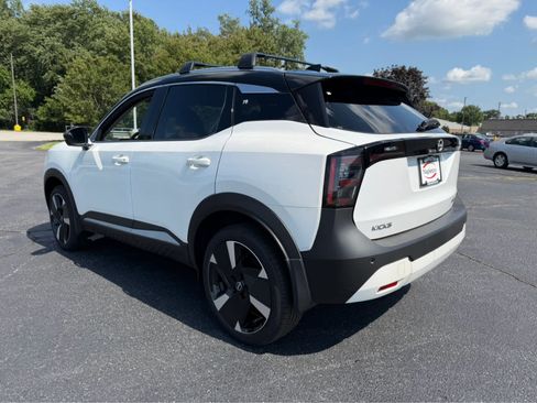 Used 2026 Nissan Kicks SR w/ Cold Weather Package AWD/4WD image 5